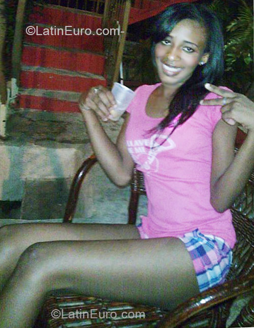 Date this georgeous Dominican Republic girl Rosa elisa from Santiago DO5702