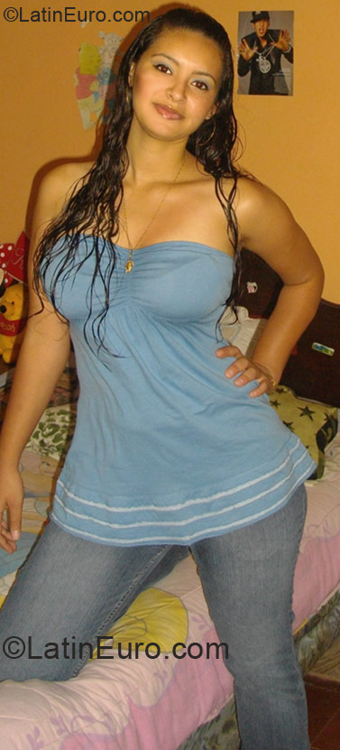 Date this pretty Honduras girl Yessica from Tegucigalpa HN262
