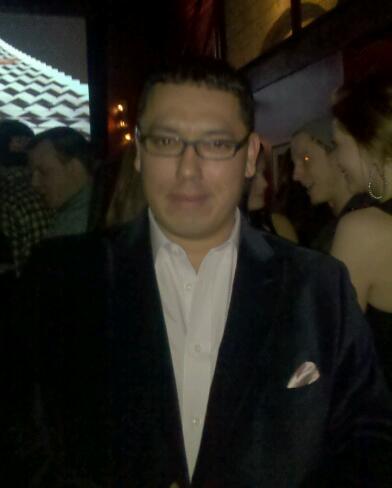 Date this tall United States man Marco from Milwaukee US8410
