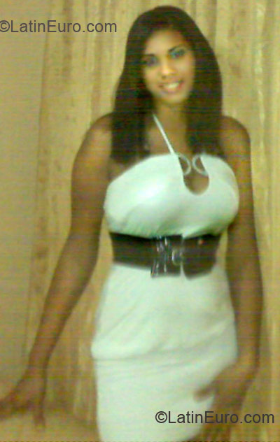 Date this passionate Dominican Republic girl Estefani from Puerto Plata DO5765