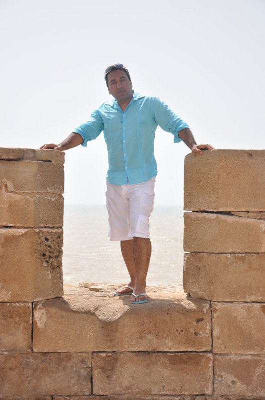 Date this sensual United Kingdom man A-J from London NL142