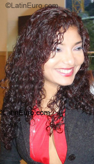 Date this delightful Colombia girl Claudia from Medellin CO5806