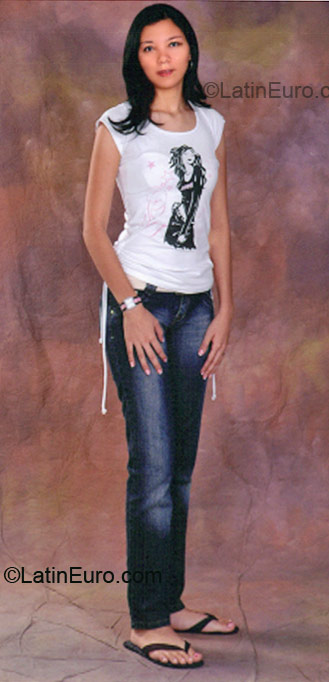 Date this athletic Colombia girl Yesenia from Cali CO5854