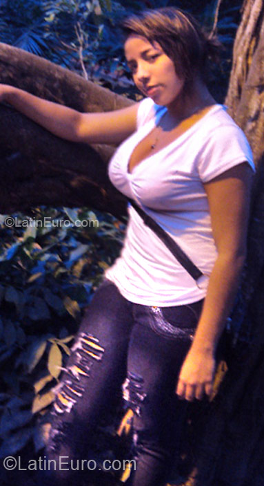 Date this georgeous Colombia girl Isabel from Monteria CO5860