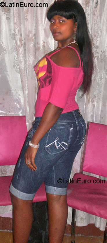 Date this voluptuous Colombia girl Diana from Cali Valle CO5882