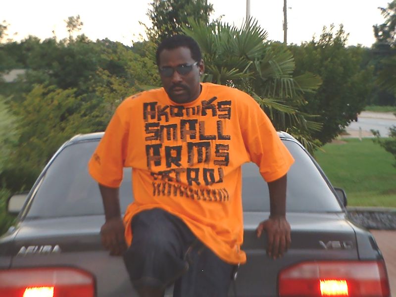 Date this hard body United States man LQQking from Lithonia US8556