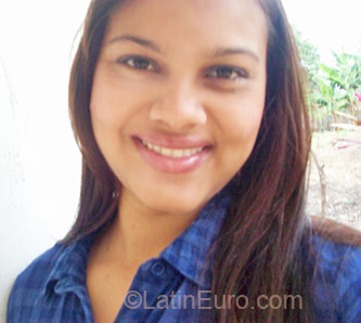 Date this georgeous Dominican Republic girl Yesselia from Santiago DO5965