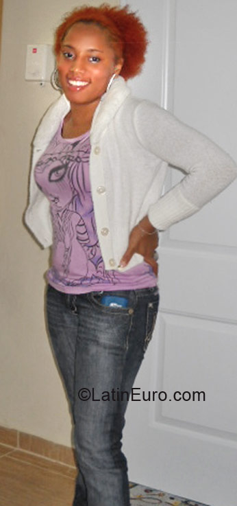 Date this sensual Dominican Republic girl Angelis from Santo Domingo DO5985