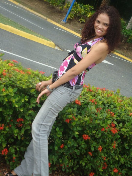 Date this tall Dominican Republic girl Doris from Santo Domingo DO5988