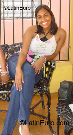 Date this charming Dominican Republic girl Argelia from Santo Domingo DO6002