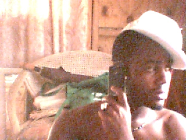 Date this nice looking Saint Lucia man Davidson from Dennery LC7