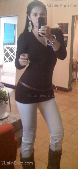 Date this good-looking Colombia girl Gloria from Bogota CO5970