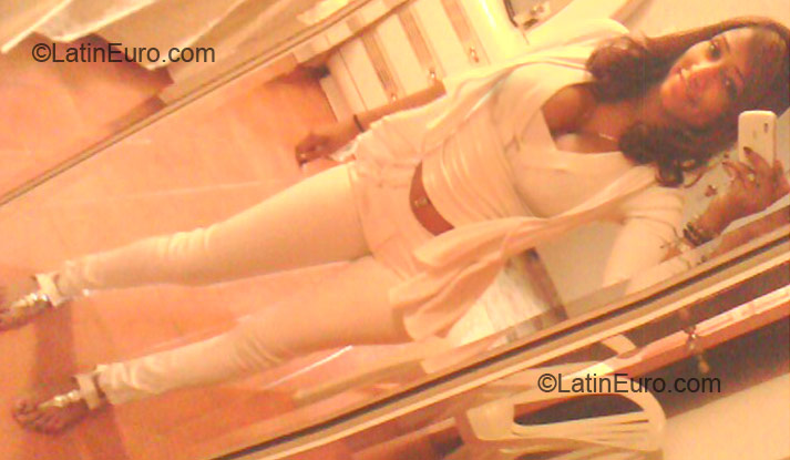 Date this fun Dominican Republic girl Yohanna from Santiago DO6033