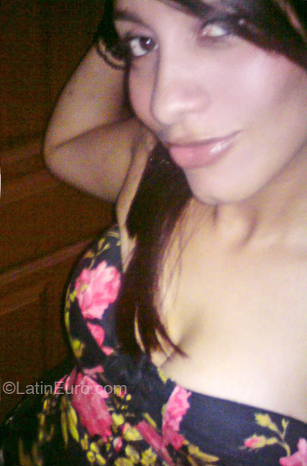 Date this fun Dominican Republic girl Biokema from Bani DO6071