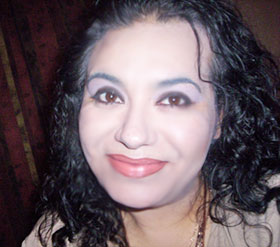 Date this pretty United States girl Rosa from El Centro US8704