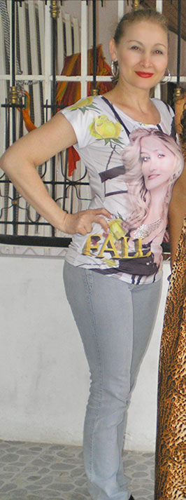 Date this young Colombia girl Yulieth from Bogota CO6101