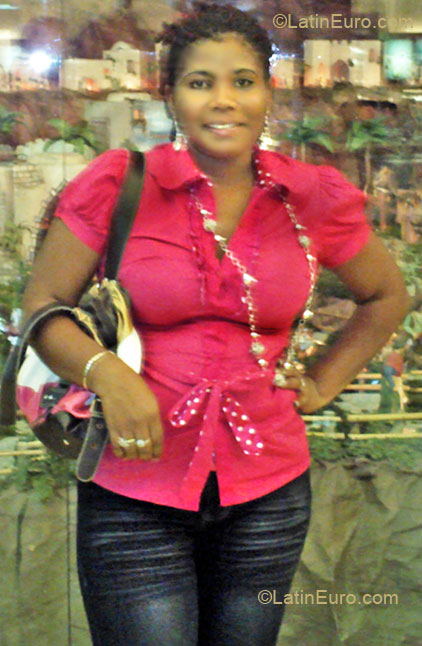 Date this pretty Panama girl Lineth from Colon PA60