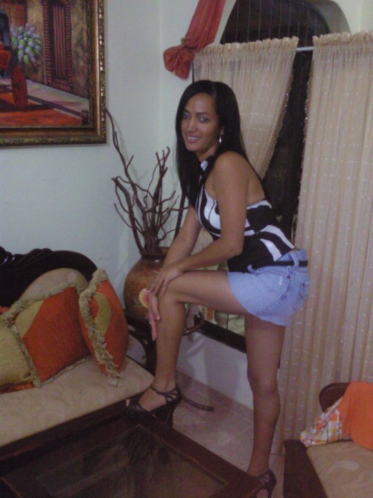 Date this voluptuous Dominican Republic girl Deysi from Santiago DO6312