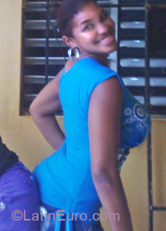 Date this exotic Dominican Republic girl Gianny from Santo Domingo DO6334