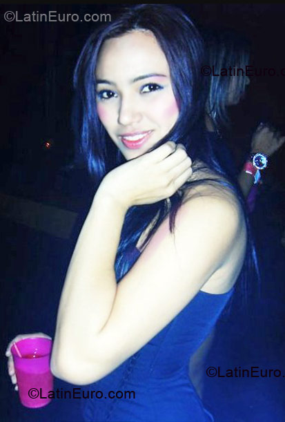 Date this foxy Colombia girl Jenny from Bogota CO6189
