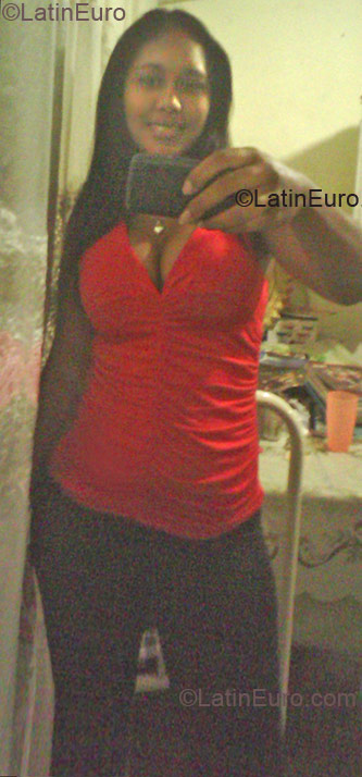 Date this nice looking Dominican Republic girl Zeverina from Santo Domingo DO6498
