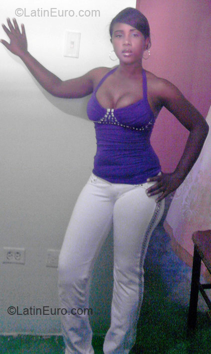 Date this stunning Dominican Republic girl Ramona from San Pedro De Macoris DO6380