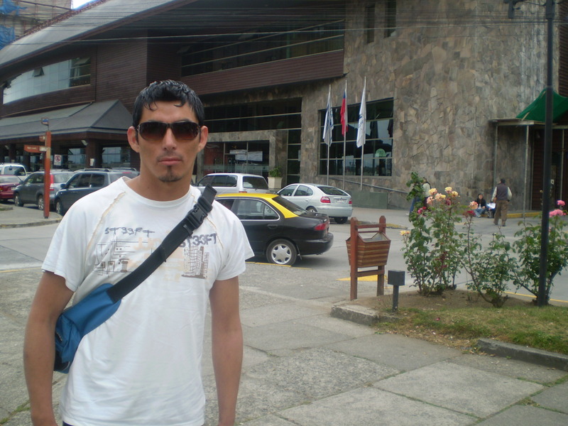 Date this young Chile man Charly from Temuco CL31