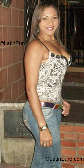Date this tall Colombia girl Paola from Cali CO6232