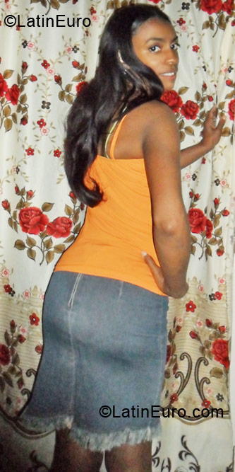 Date this athletic Dominican Republic girl Maria from Santiago DO6447