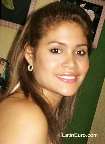 Date this young Colombia girl Kelly from Cali CO6256