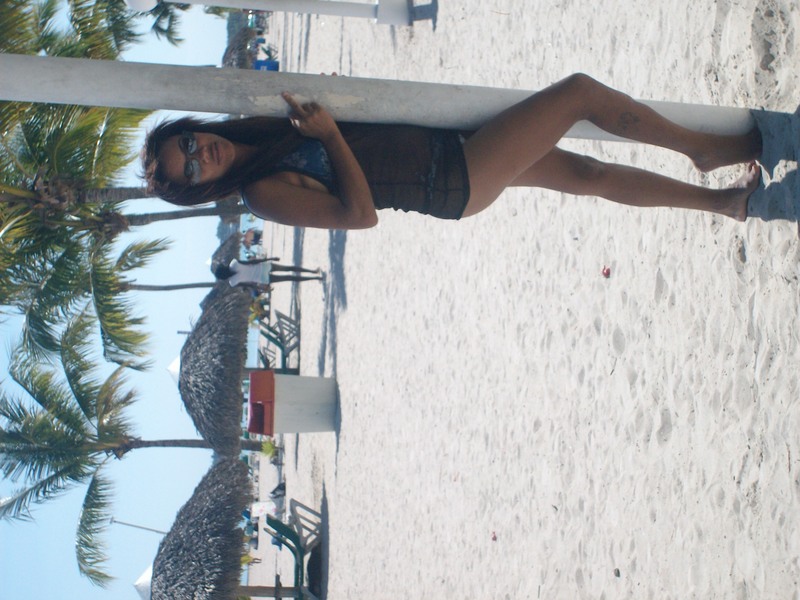 Date this hot Dominican Republic girl Araceli from Santo Domingo Este DO6513