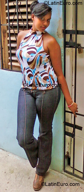 Date this young Dominican Republic girl Ozema from Santo Domingo DO6522
