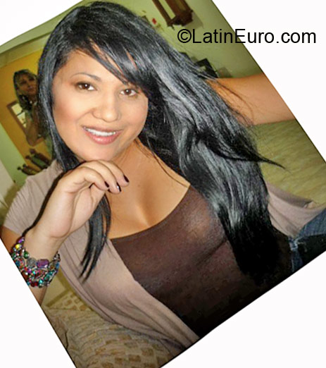 Date this cute Colombia girl Carolina from Santa Marta CO6286