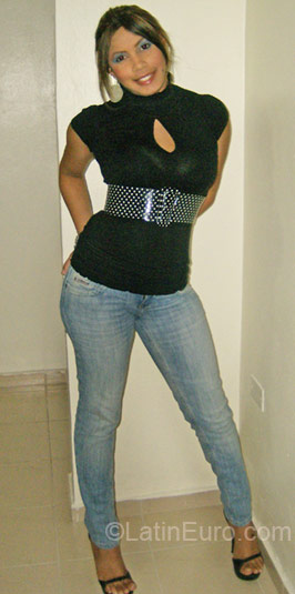 Date this gorgeous Dominican Republic girl Nicaury from Santo Domingo DO6537