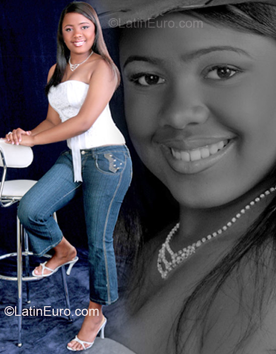 Date this sultry Dominican Republic girl Karina from Santo Domingo DO6564
