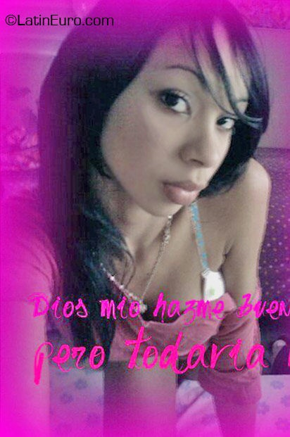 Date this nice looking Dominican Republic girl Paola from Santo Domingo DO6663