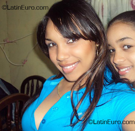 Date this lovely Dominican Republic girl Merlin from Santo Domingo DO6664