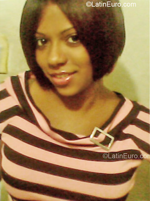 Date this hot Dominican Republic girl Victoria from Santo Domingo DO6686