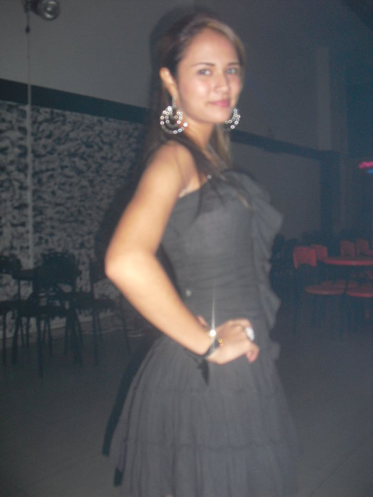 Date this nice looking Colombia girl Luisa fernanda from Armenia CO6391