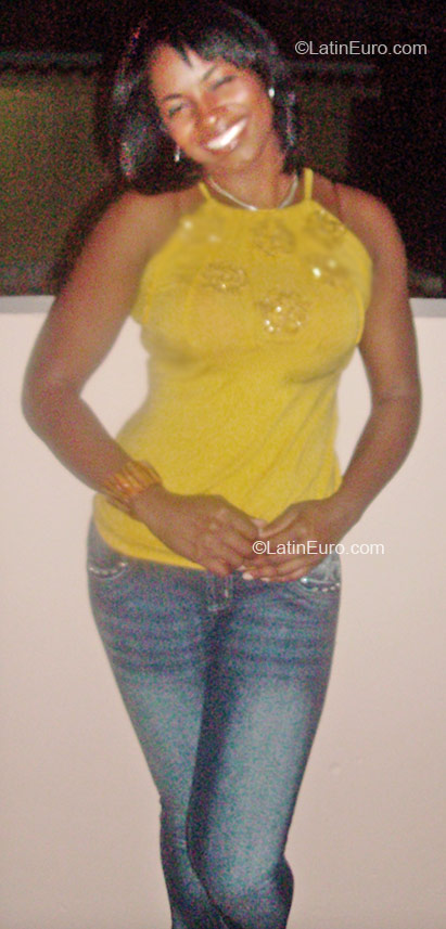 Date this funny Dominican Republic girl Angela from Santo Domingo DO6721