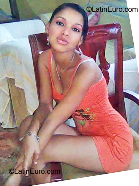 Date this happy Dominican Republic girl Sujeidys from Hato Mayor DO6728