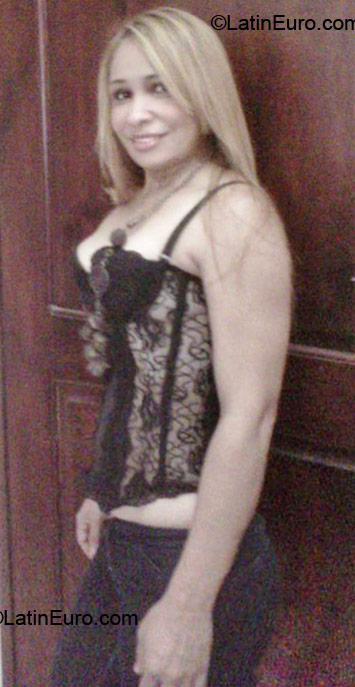 Date this stunning Dominican Republic girl Sandra gusman from Santiago DO6778