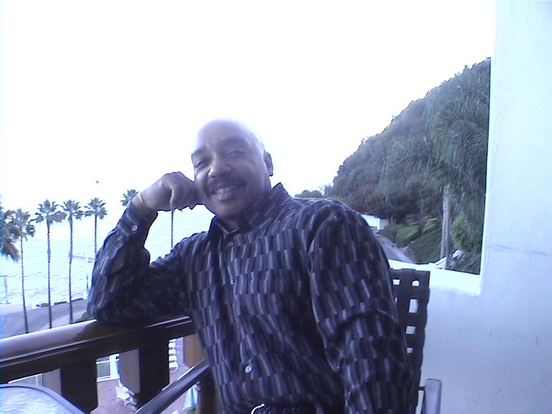Date this athletic United States man Louis from Los Angeles US9069
