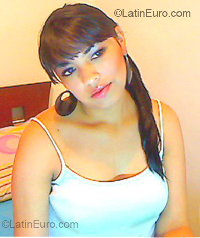 Date this funny Colombia girl Nancy from Bogota CO6448