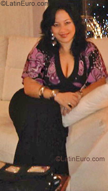 Date this good-looking Colombia girl Talula from Cartagena CO6454
