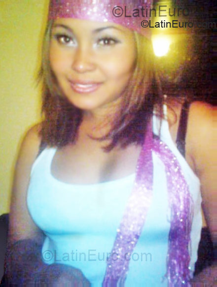 Date this stunning Colombia girl Ely from Bogota CO6471
