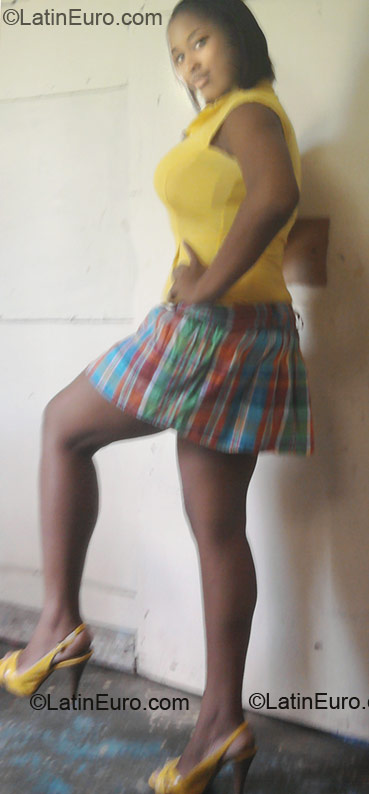 Date this foxy Dominican Republic girl Anibelca from Santo Domingo DO6837
