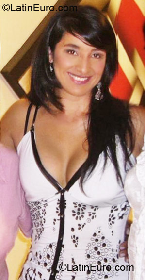 Date this sultry Colombia girl Ivonne from Bogota CO6492