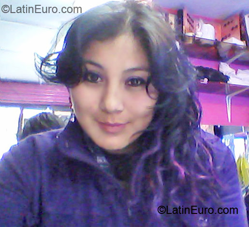Date this pretty Ecuador girl Geovanna from Quito EC79