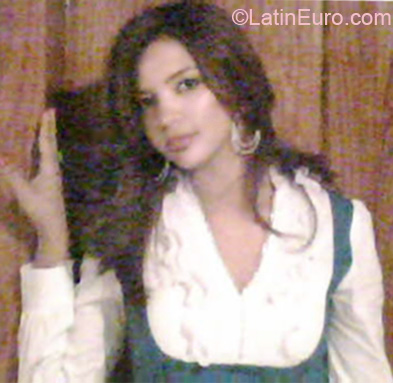 Date this foxy Dominican Republic girl Julia from Santiago DO6940